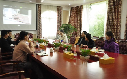 省政府參事室特約研究員、四川縣域企業(yè)家委員會(huì)理事長謝光大，四川縣域企業(yè)家委員會(huì)秘書長侯佳等來公司調(diào)研